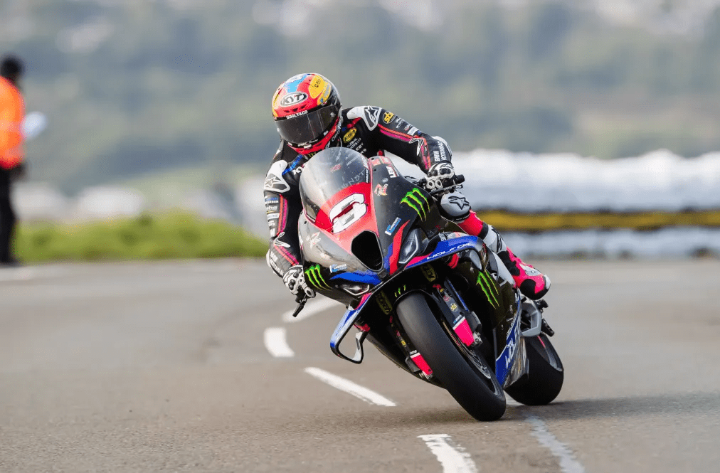Davey Todd «Sloppy» en Isle of Man TT Superstock Race 1: «Acabo de atrapar mucho tráfico»