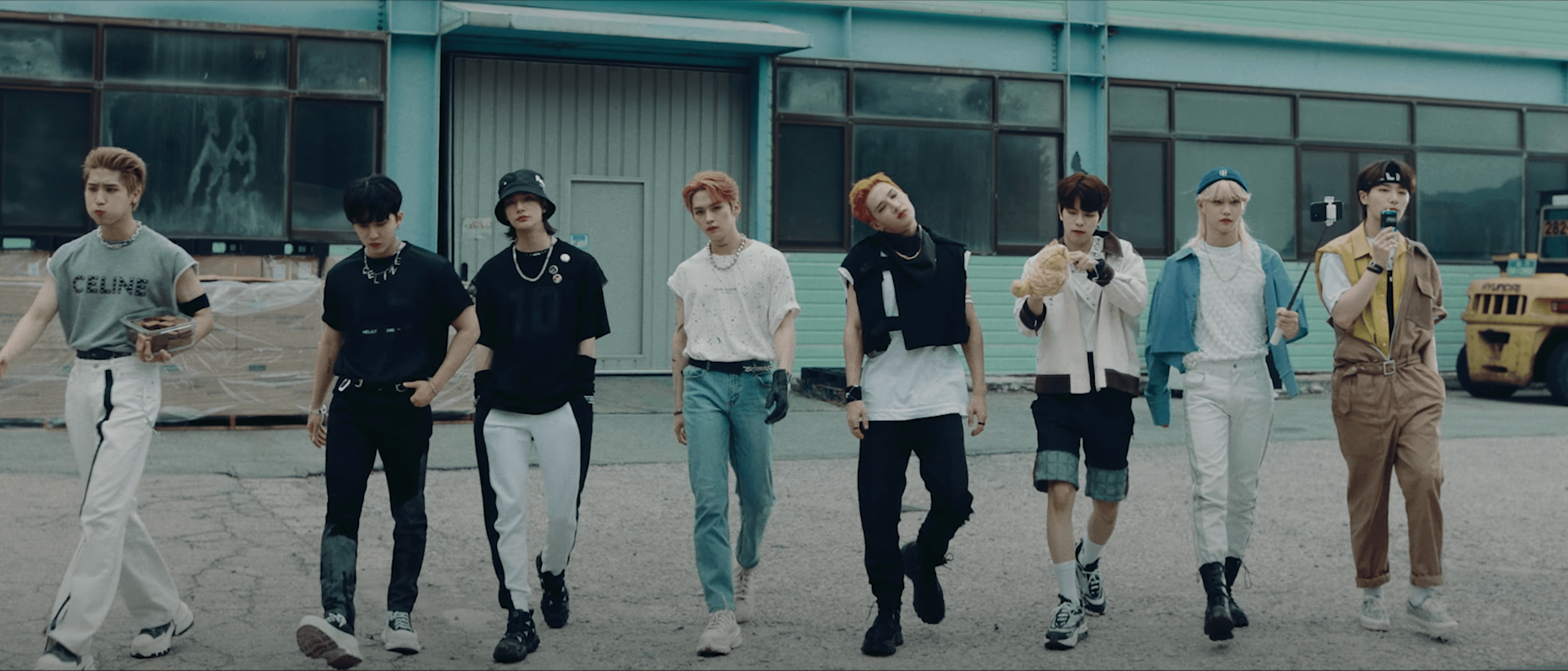 Easy Lirik Lagu Cheese - Stray Kids dan Terjemahan Bahasa Indonesia