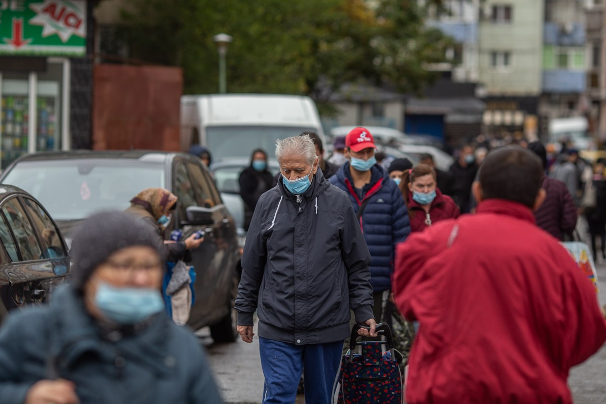 Noile RestricÈii Au Intrat In Vigoare Incepand De Luni Masca Obligatorie FÄrÄ NunÈi Èi Botezuri Certificatul Verde Necesar Pentru Mai Multe ActivitÄÈi Lista CompletÄ De MÄsuri