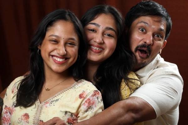 சரிகமப ஷோவில் பாடி அசத்தும் நடிகை தேவயானி மகள் இனியாவின் கூல் போட்டோஸ் சரிகமப ஷோவில் பாடி அசத்தும் நடிகை தேவயானி மகள் இனியாவின் கூல் போட்டோஸ்