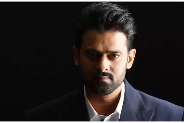 படப்பிடிப்பில் ஏற்பட்ட விபத்து.. மன்னிப்பு கேட்ட பாகுபலி புகழ் பிரபாஸ் படப்பிடிப்பில் ஏற்பட்ட விபத்து.. மன்னிப்பு கேட்ட பாகுபலி புகழ் பிரபாஸ்