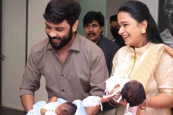 இரட்டை குழந்தைகளை பெற்றெடுத்த மனைவிக்கு சூப்பர் பரிசு கொடுத்த சினேகன்.. வீடியோவுடன் இதோ இரட்டை குழந்தைகளை பெற்றெடுத்த மனைவிக்கு சூப்பர் பரிசு கொடுத்த சினேகன்.. வீடியோவுடன் இதோ
