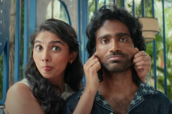 எல்லோரும் எதிர்ப்பார்த்த பிரதீப் ரங்கநாதனின் Dude பட டிரைலர் எல்லோரும் எதிர்ப்பார்த்த பிரதீப் ரங்கநாதனின் Dude பட டிரைலர்