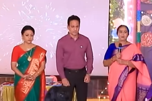 எல்லோர் முன்பும் அசிங்கப்பட்ட ஈஸ்வரி.. பாக்யா செய்த விஷயம்! அடுத்த வார ப்ரோமோ எல்லோர் முன்பும் அசிங்கப்பட்ட ஈஸ்வரி.. பாக்யா செய்த விஷயம்! அடுத்த வார ப்ரோமோ