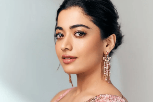 புதிய கெட்டப்பில் ராஷ்மிகா மந்தனா.. ஆள் அடையாளமே தெரியவில்லை! புகைப்படத்தை பாருங்க புதிய கெட்டப்பில் ராஷ்மிகா மந்தனா.. ஆள் அடையாளமே தெரியவில்லை! புகைப்படத்தை பாருங்க
