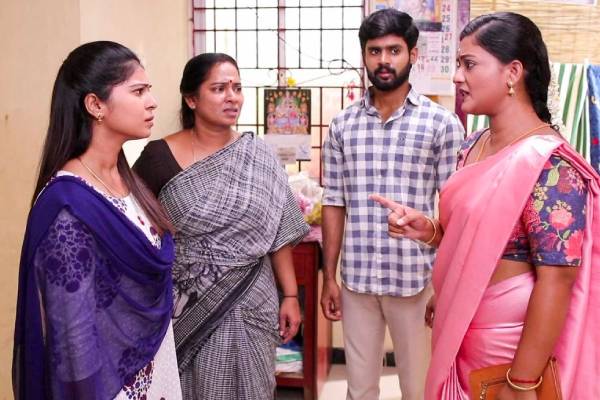 மாமியாரை காண மருத்துவமனை வந்த மருமகன்கள், அருண் செய்த காரியம்… சிறகடிக்க ஆசை மாமியாரை காண மருத்துவமனை வந்த மருமகன்கள், அருண் செய்த காரியம்… சிறகடிக்க ஆசை