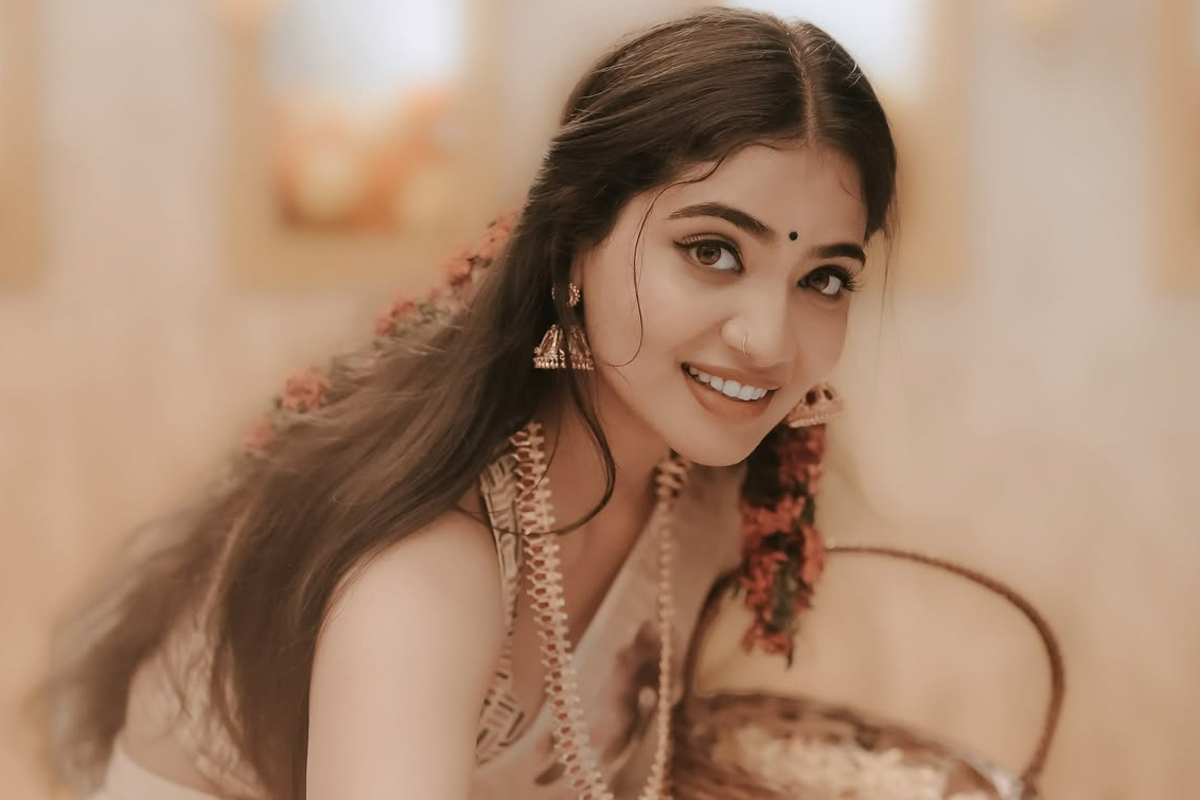 அழகே அழகு சீரியல் நடிகை அன்ஷிதாவின் அழகிய புகைப்படங்கள் அழகே அழகு சீரியல் நடிகை அன்ஷிதாவின் அழகிய புகைப்படங்கள்