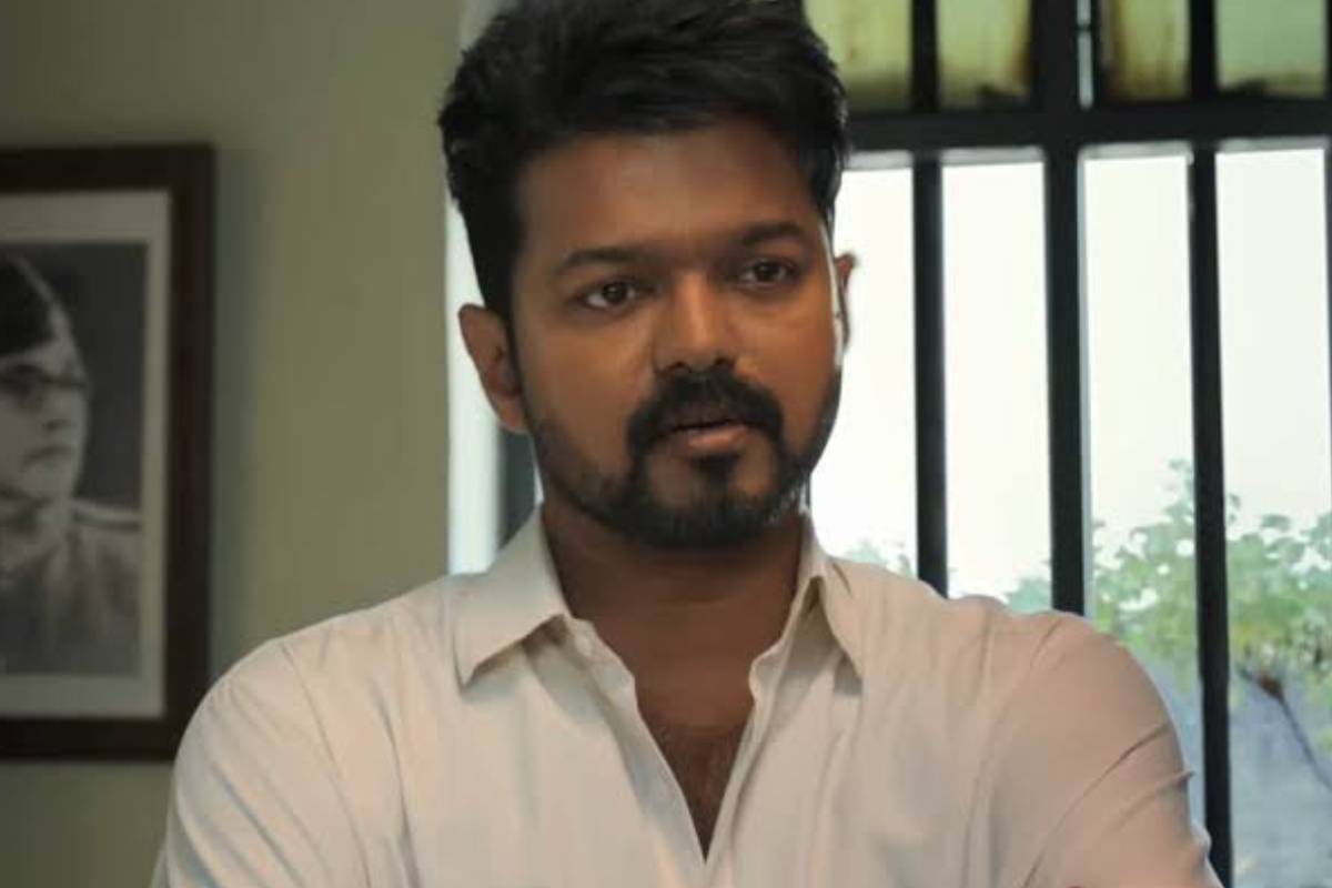 தமிழ் சினிமாவிலேயே முதன்முறையாக விஜய்யின் ஜனநாயகன் படத்தில் நடந்துள்ள ஸ்பெஷல் விஷயம்… கொண்டாடும் ரசிகர்கள் தமிழ் சினிமாவிலேயே முதன்முறையாக விஜய்யின் ஜனநாயகன் படத்தில் நடந்துள்ள ஸ்பெஷல் விஷயம்… கொண்டாடும் ரசிகர்கள்