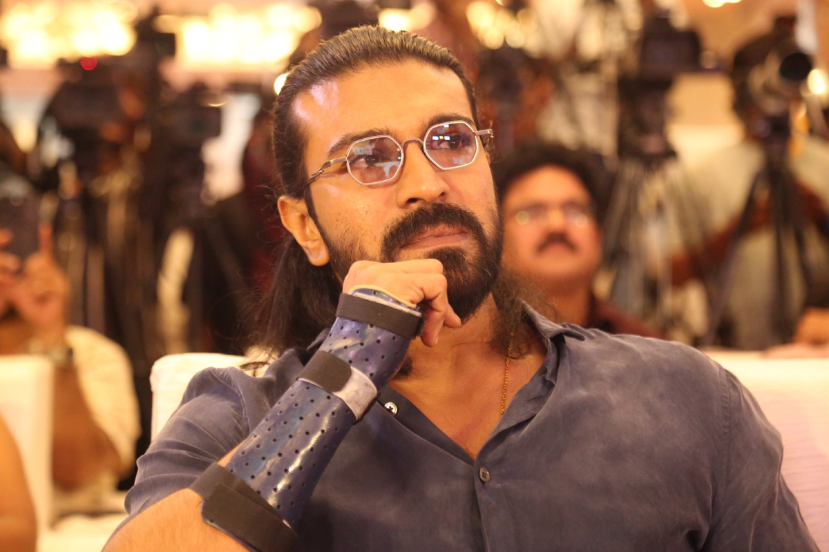 கோயம்புத்தூர் மருத்துவமனையில் அனுமதிக்கப்பட்டுள்ள ராம் சரண்.. காரணம் என்ன? கோயம்புத்தூர் மருத்துவமனையில் அனுமதிக்கப்பட்டுள்ள ராம் சரண்.. காரணம் என்ன?