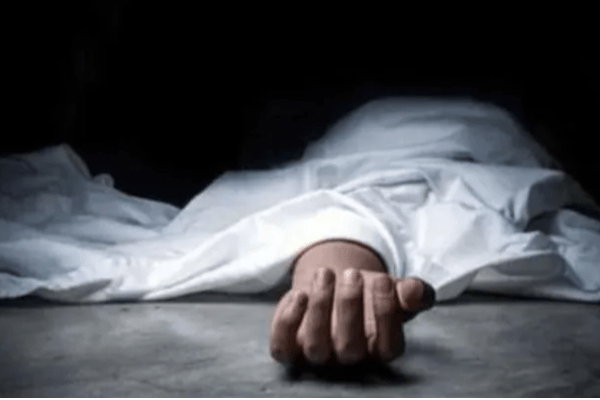எட்டி பார்த்த மாணவர்கள் – அவமானத்தால் விபரீத முடிவெடுத்த பள்ளி முதல்வர் எட்டி பார்த்த மாணவர்கள் – அவமானத்தால் விபரீத முடிவெடுத்த பள்ளி முதல்வர்