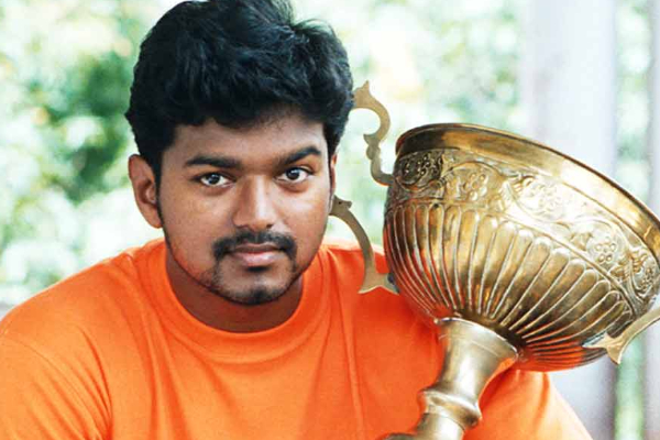 முன்பதிவில் பட்டையை கிளப்பும் கில்லி.. ரீ-ரிலீஸ் பாக்ஸ் ஆபிஸ் விவரம் முன்பதிவில் பட்டையை கிளப்பும் கில்லி.. ரீ-ரிலீஸ் பாக்ஸ் ஆபிஸ் விவரம்