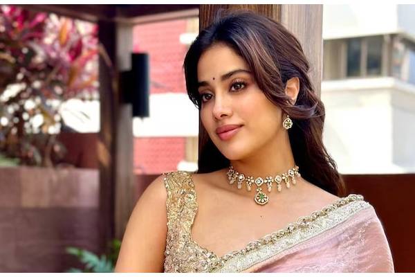 ஜான்வி கபூரிடம் மட்டும் உள்ள அற்புதமான விஷயம் அது.. பிரபல நடிகர் உடைத்த ரகசியம் ஜான்வி கபூரிடம் மட்டும் உள்ள அற்புதமான விஷயம் அது.. பிரபல நடிகர் உடைத்த ரகசியம்