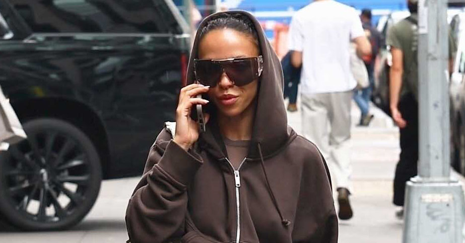 Chat, What Color Trend Looks Best With a Gray Bag? It’s This One
