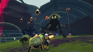 Aún del videojuego Risk Of Rain 2. Una persona con un traje de astronauta naranja y negro está luchando contra un alienígena gigante de las hormigas. Hay varias criaturas negras enojadas, en llamas y negras que lloven al jugador.