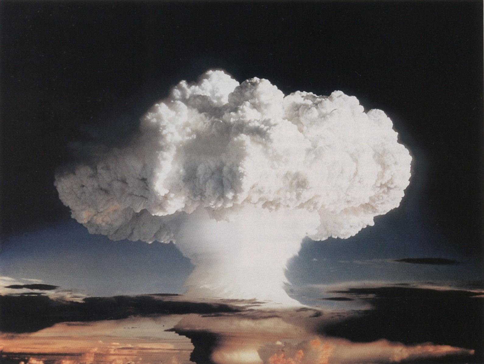 Hydrogen Bomb Vs Atomic Bomb What S The Difference Live Science