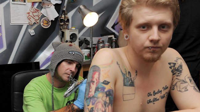 British Man Has Where's Wally Crowd Scene Tattooed On His Back 366_x_650_jpg