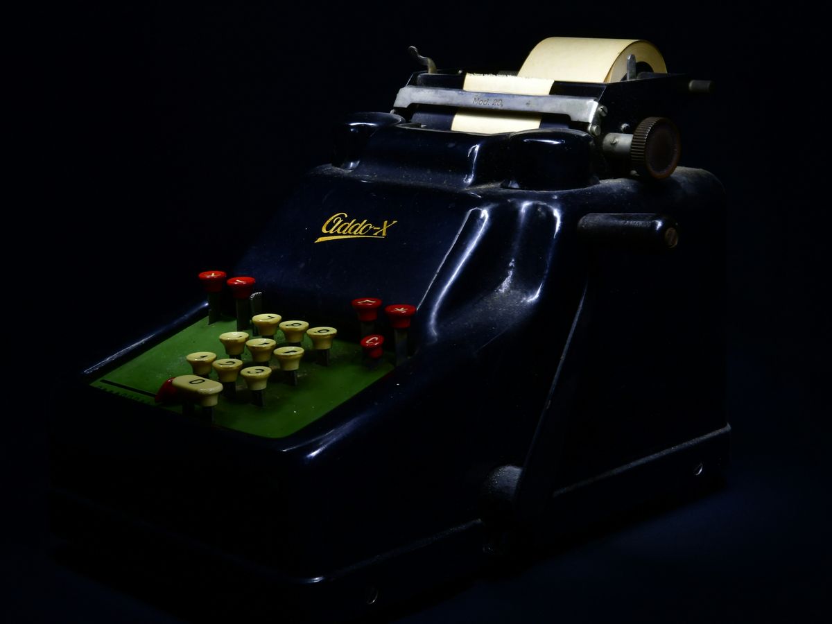 Airbnb Host Income Calculator