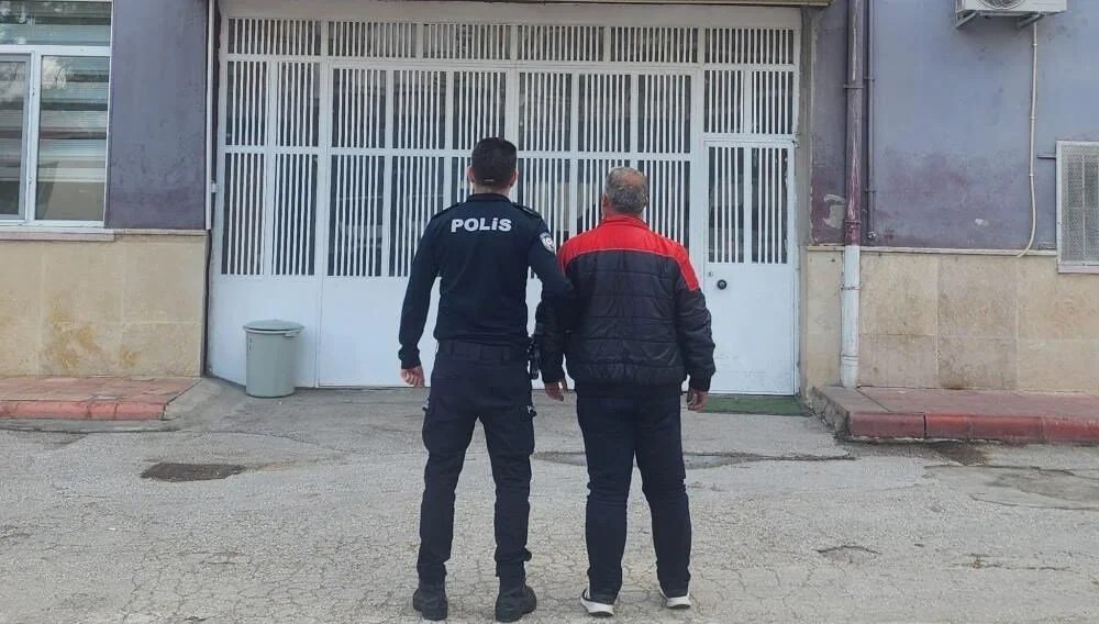 Muayene olmaya gittiği hastaneden televizyon çaldı