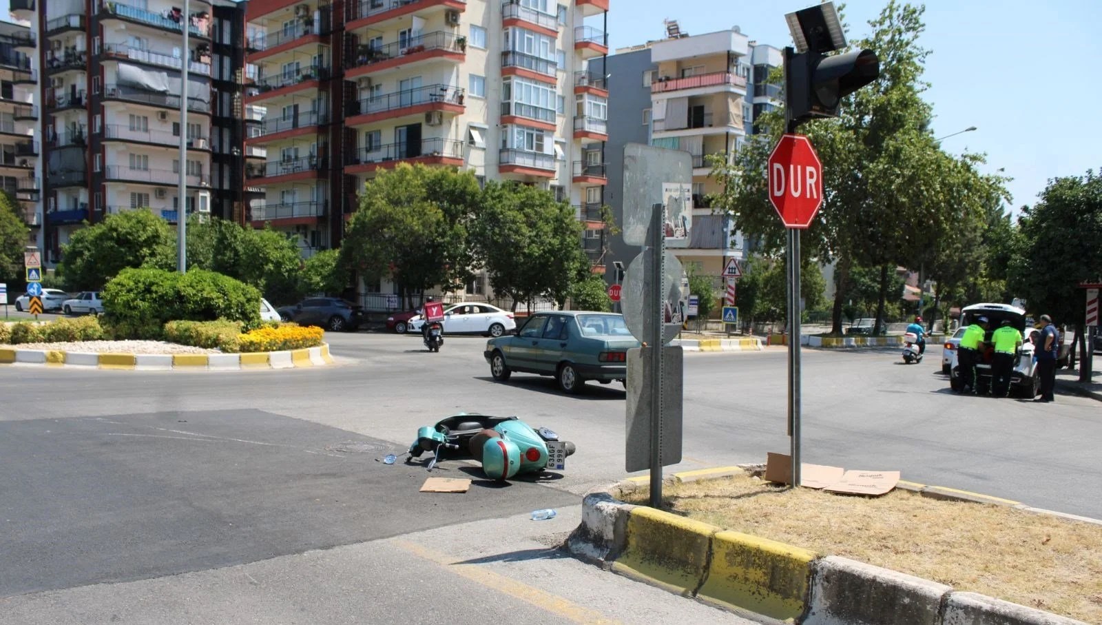 Otomobil ve motosiklet çarpıştı: İki kişi yaralandı