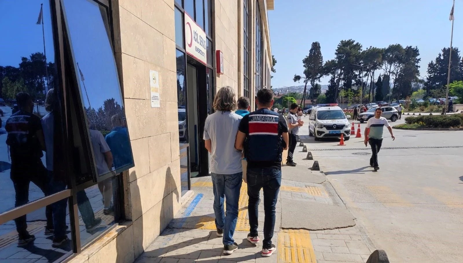 İzmir’de terör propagandacılarına operasyon: 5 gözaltı
