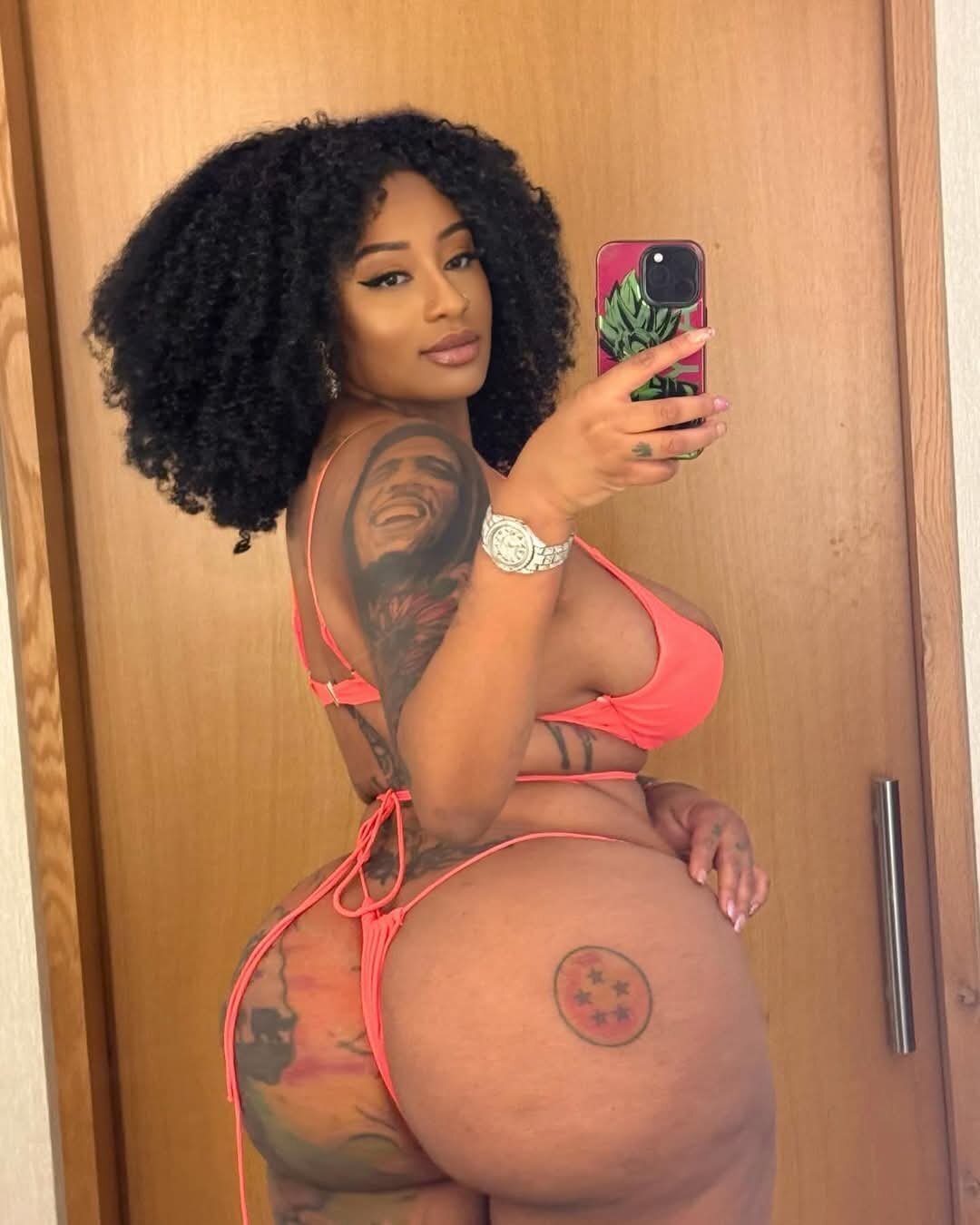 Sophiadastallion nude