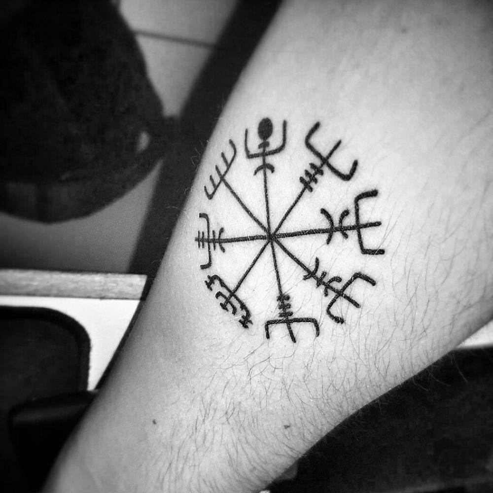 Vegvísir, Símbolo Nórdico De Protección. Se Cree 1000_x_1000_jpg