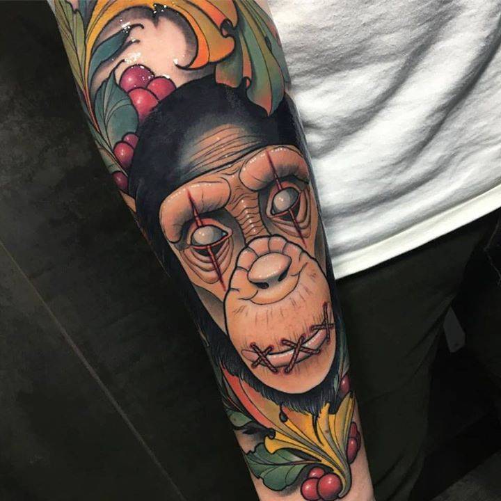 Chimpancé De Estilo Neotradicional En El Interior Del 720_x_720_jpg