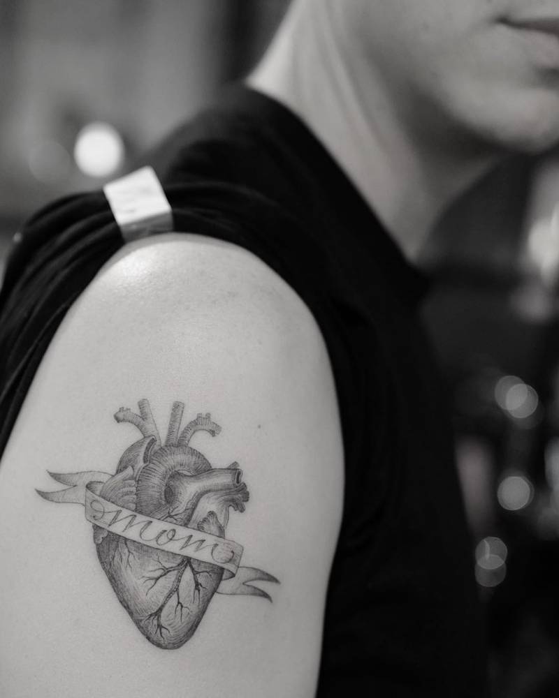 Classic Heart And Mother Banner Tattoo For Dane Dehaan. 1000_x_800_jpg