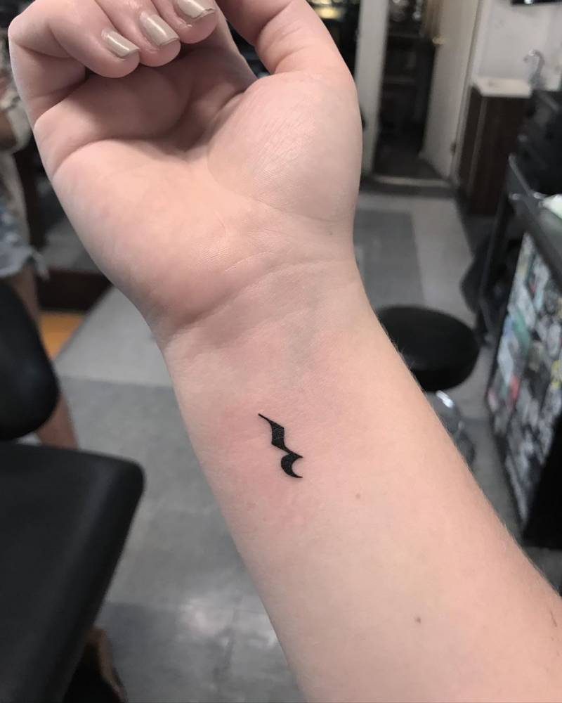 Quarter Rest Tattoo On Wrist 1000_x_800_jpg