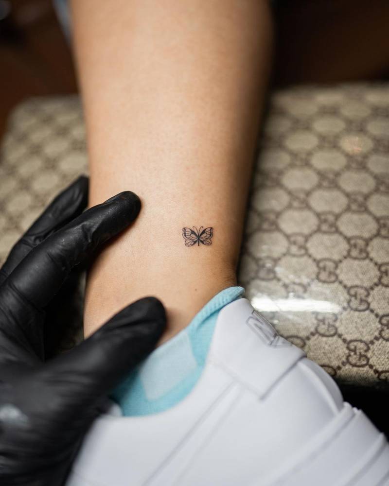 Fine Line Tiny Butterfly Tattoo On Bianca Andreescu's 1000_x_800_jpg