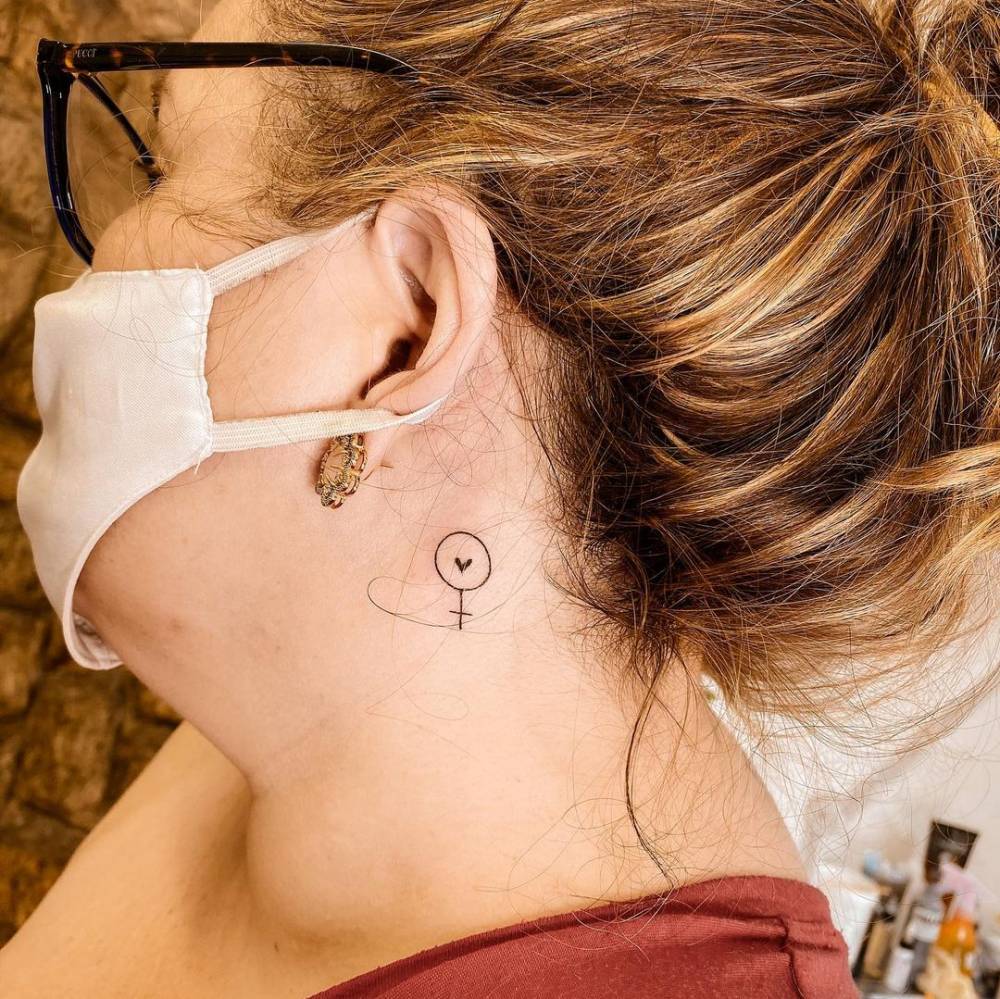 Minimalist Venus Planet Symbol Tattoo On The Neck. 999_x_1000_jpg