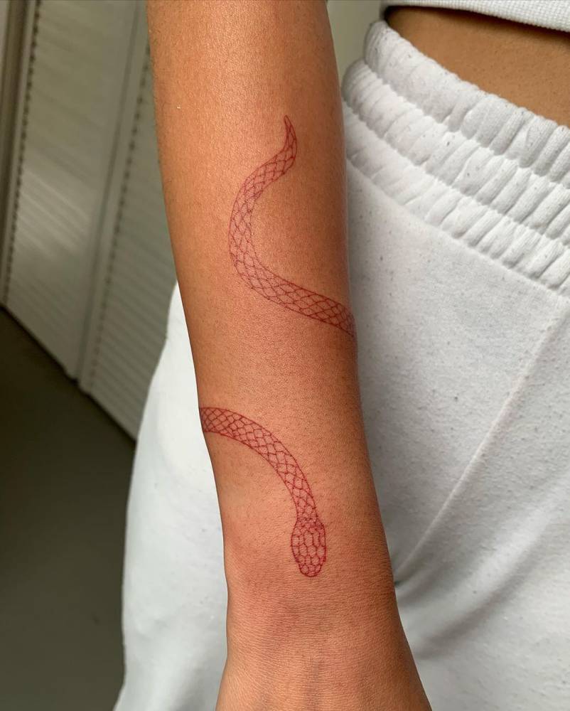 Fine Line Snake Bracelet Tattoo In Red Ink. 1000_x_802_jpg
