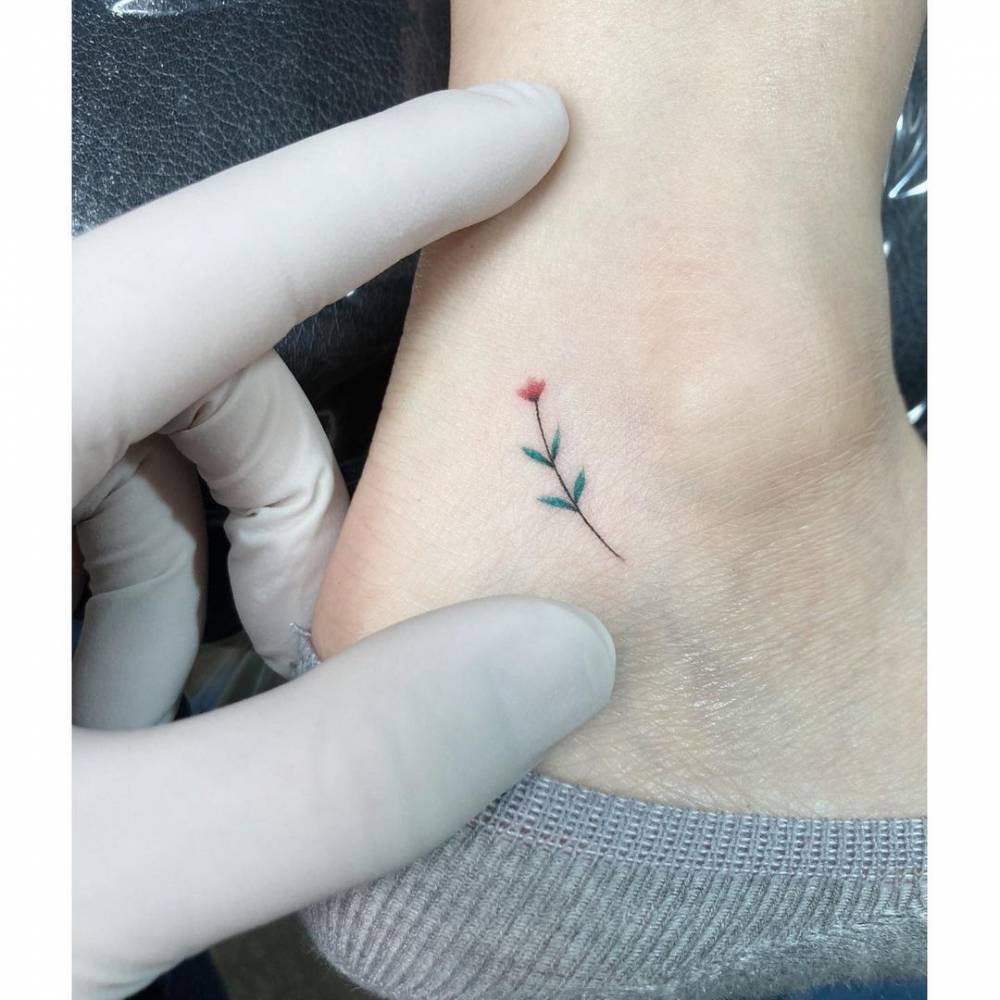 Minimalist Flower Tattoo On The Ankle. 1000_x_1000_jpg