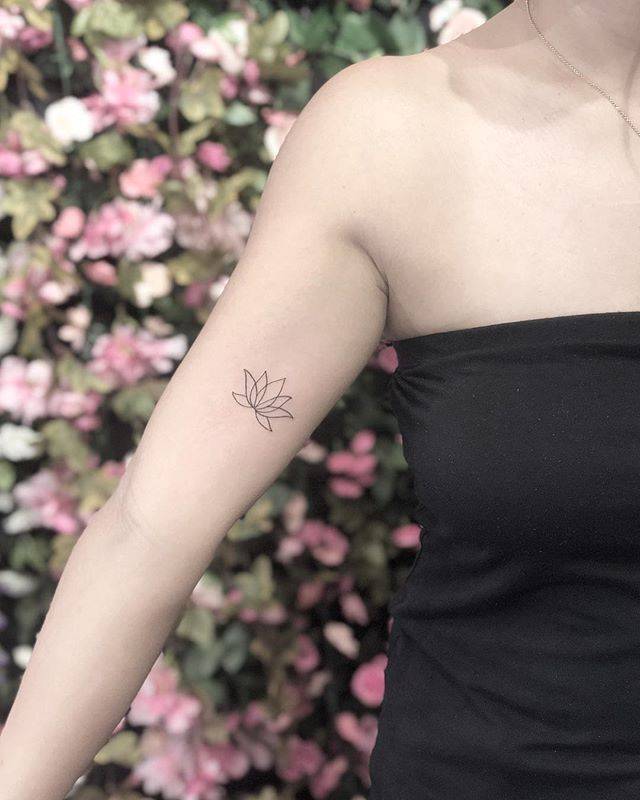 Minimalist Lotus Flower Tattoo On The Inner Arm. 800_x_640_jpg