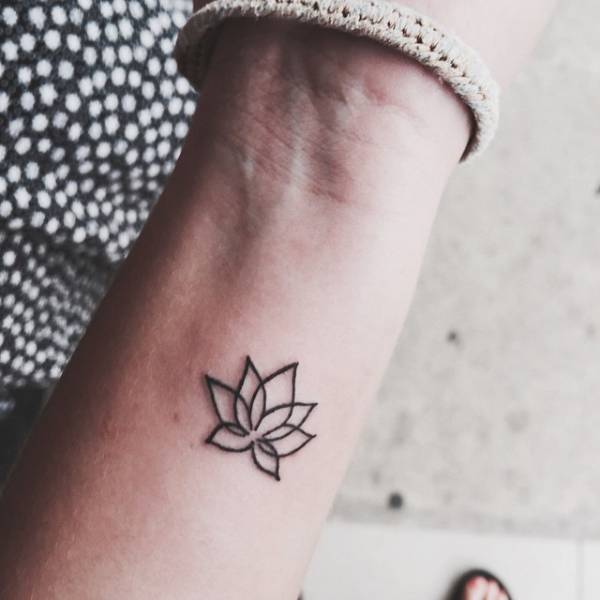 Little Wrist Tattoo Of A Lotus Flower On Amina. 600_x_600_jpg