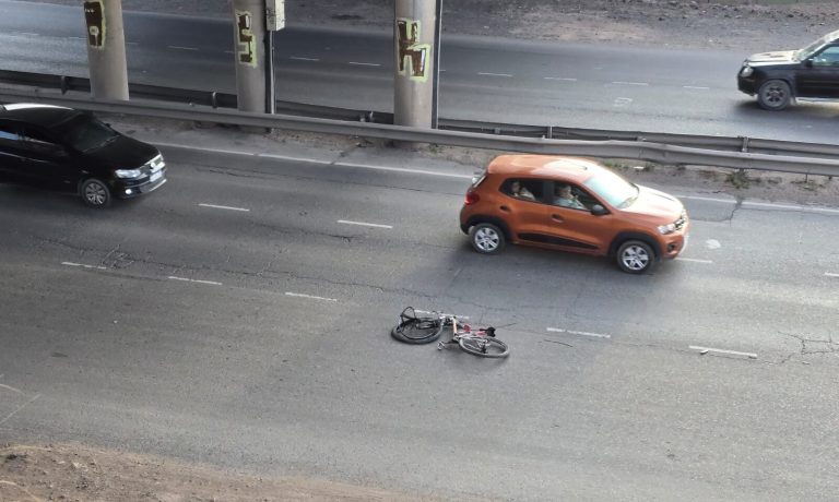Un ciclista herido al ser embestido por un auto en la Ruta 7