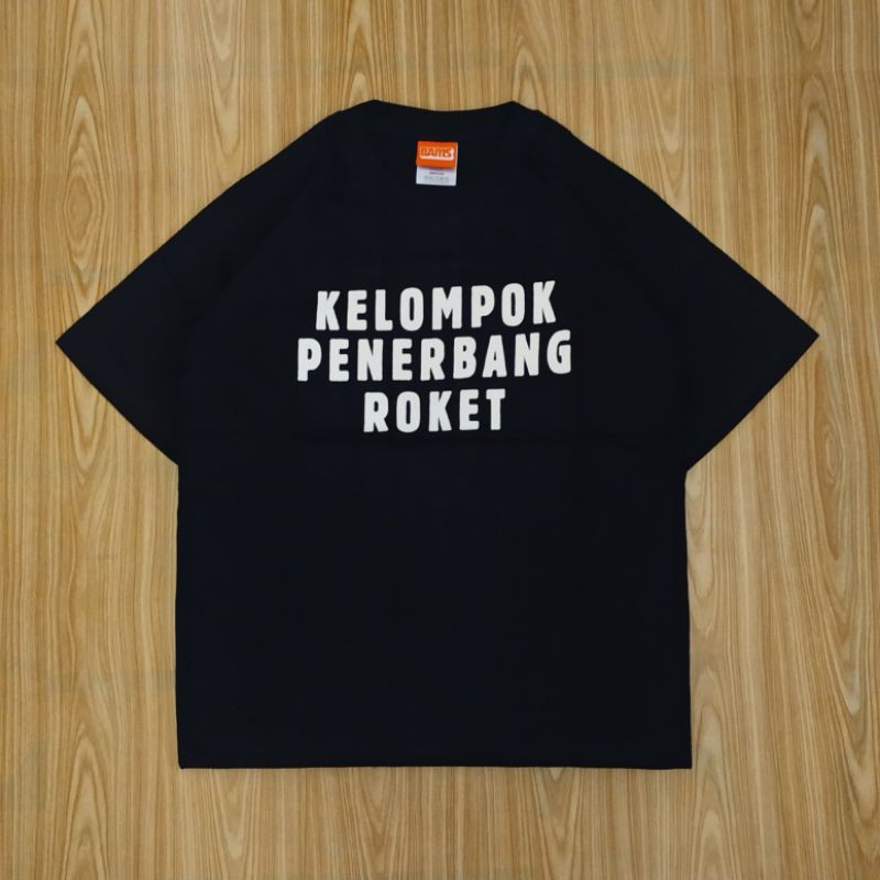 Jual Tshirt Kelompok Penerbang Roket - Typography Indonesia|Shopee Indonesia