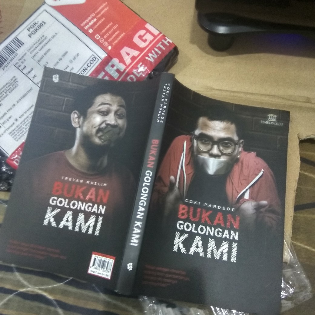 Bukan Golongan Kami - Coki Perdade &amp; Tretan Muslim - Bukune | Shopee  Indonesia