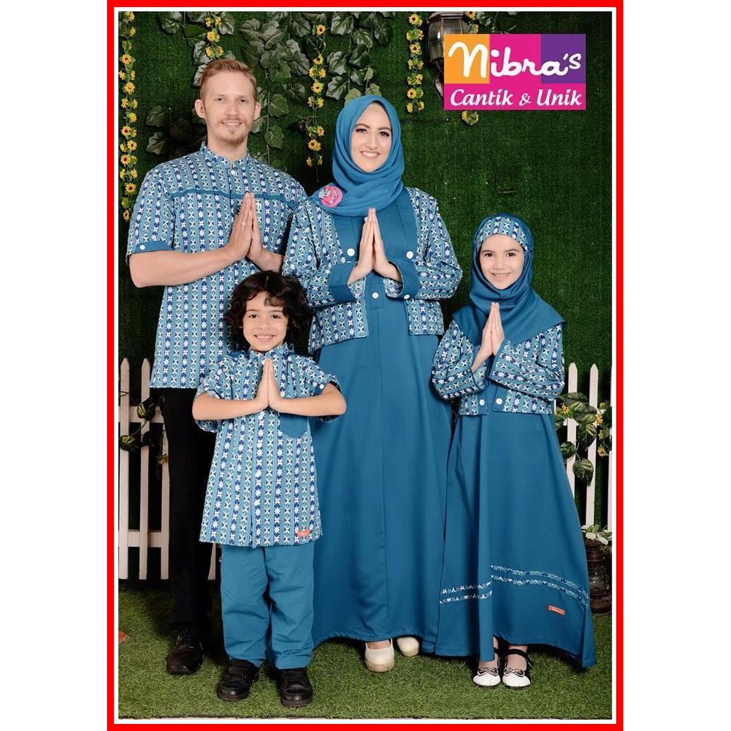 30 Gambar  Model Baju  Sarimbit Ayah  Ibu Anak Fashion 