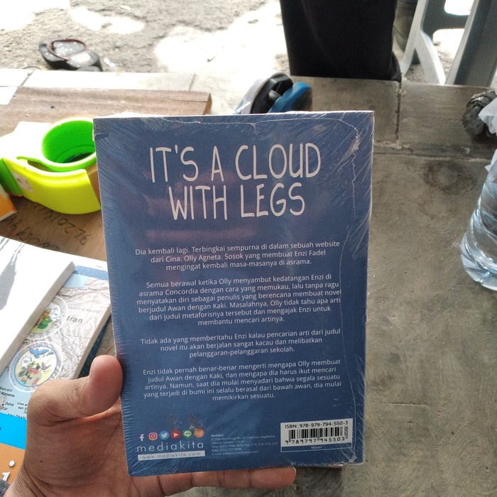 BUKU ITS A CLOUD WITH LEGS BY REZA REINALDO | Shopee Indonesia
