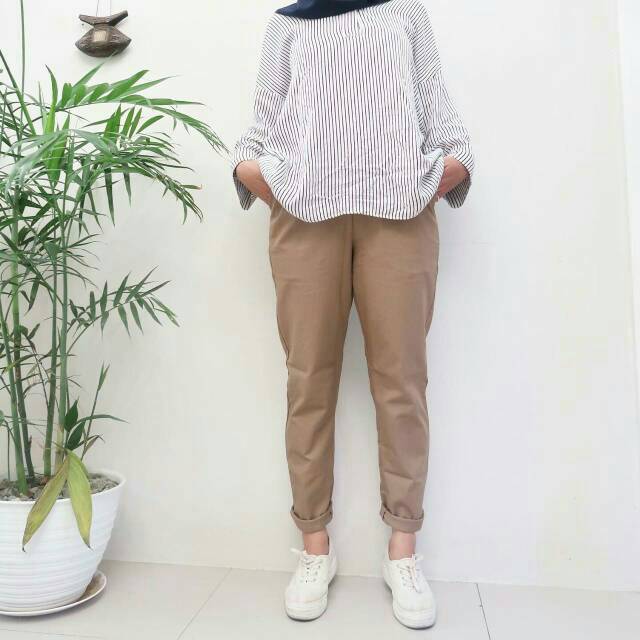 BAGGY PANTS MOCCA / CELANA BAGGY MOCCA / COKLAT MUDA | Shopee Indonesia
