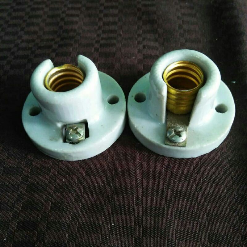 Fitting kramik fiting E12 bohlam lampu kecil 12mm - rumah lampu kecil  fiting keramik | Shopee Indonesia
