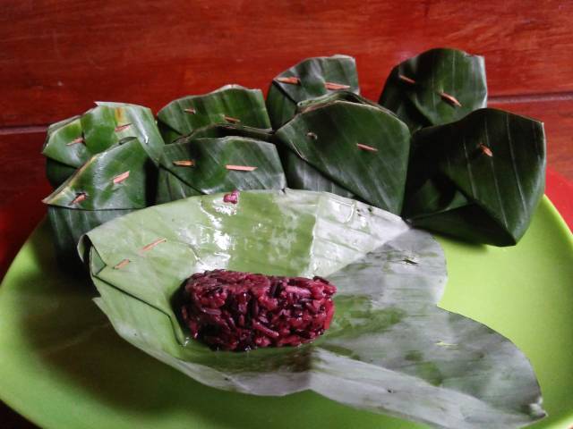 Tape ketan hitam/bungkus daun pisang | Shopee Indonesia