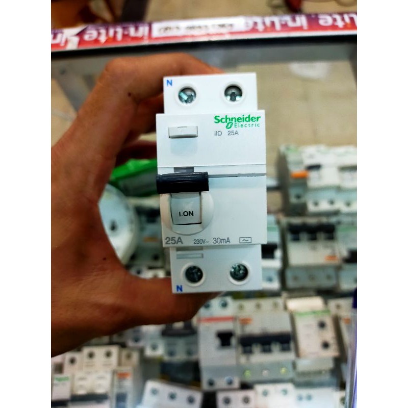 A9R71225 schneider elcb iid 2p 25a 30mA | Shopee Indonesia