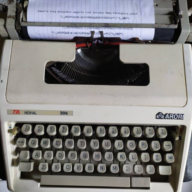 Mesin ketik manual royal arori 206 lengkap pita | Shopee Indonesia