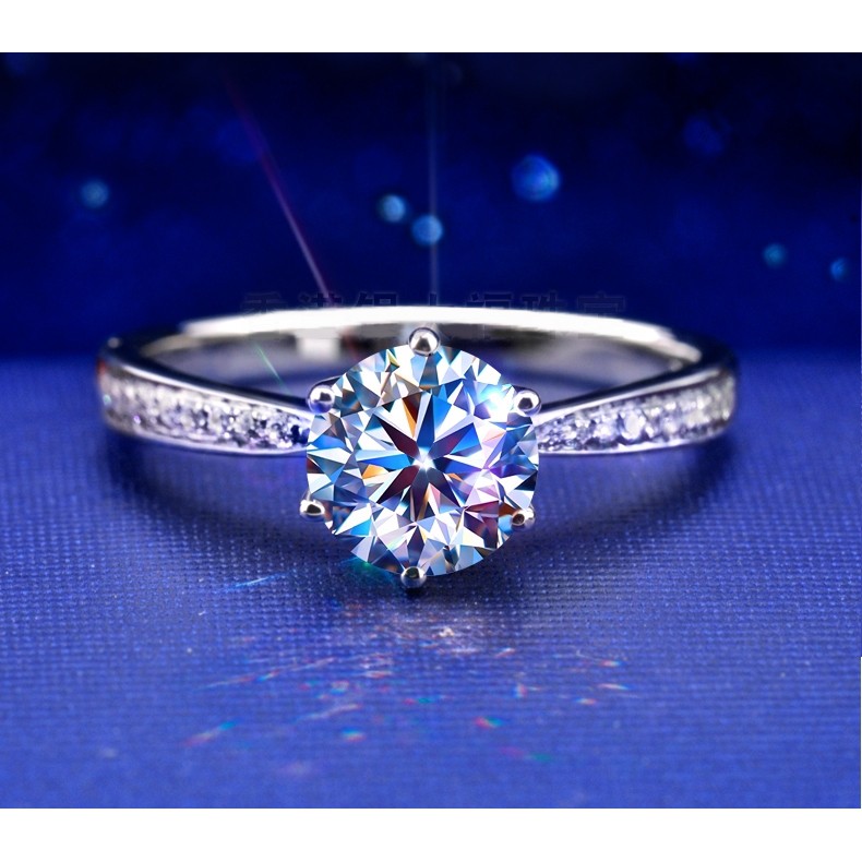 LUCKY228-正品莫桑石1克拉八心八箭DF色鑲碎鑽六爪純銀鉑金設計款鑽戒| 蝦皮購物