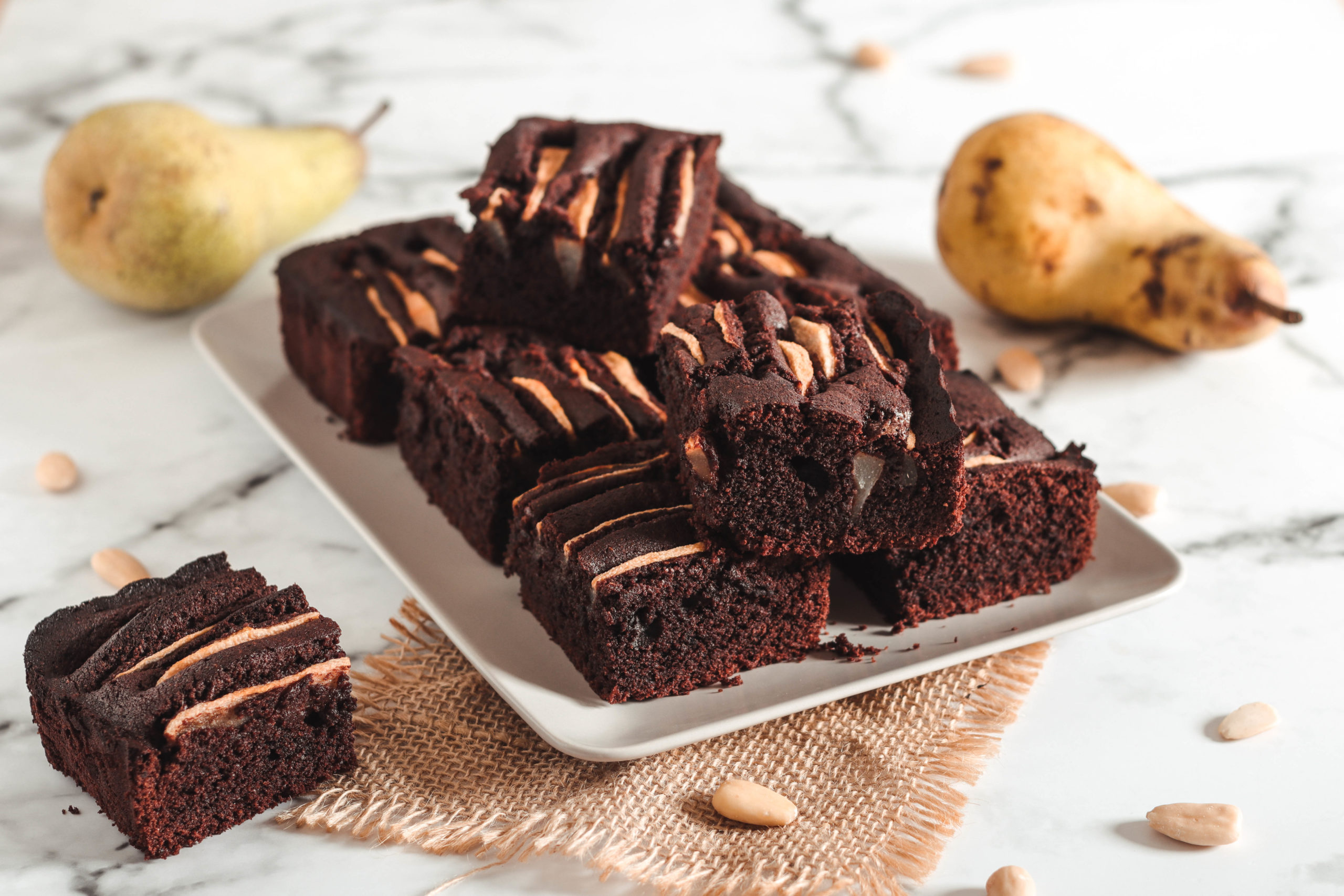 Torta Morbida Al Cioccolato Mandorle E Pere Chiara S Cakery