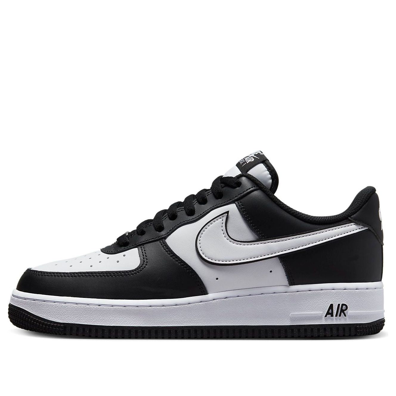 Nike Air Force 1 ’07 ‘Panda’