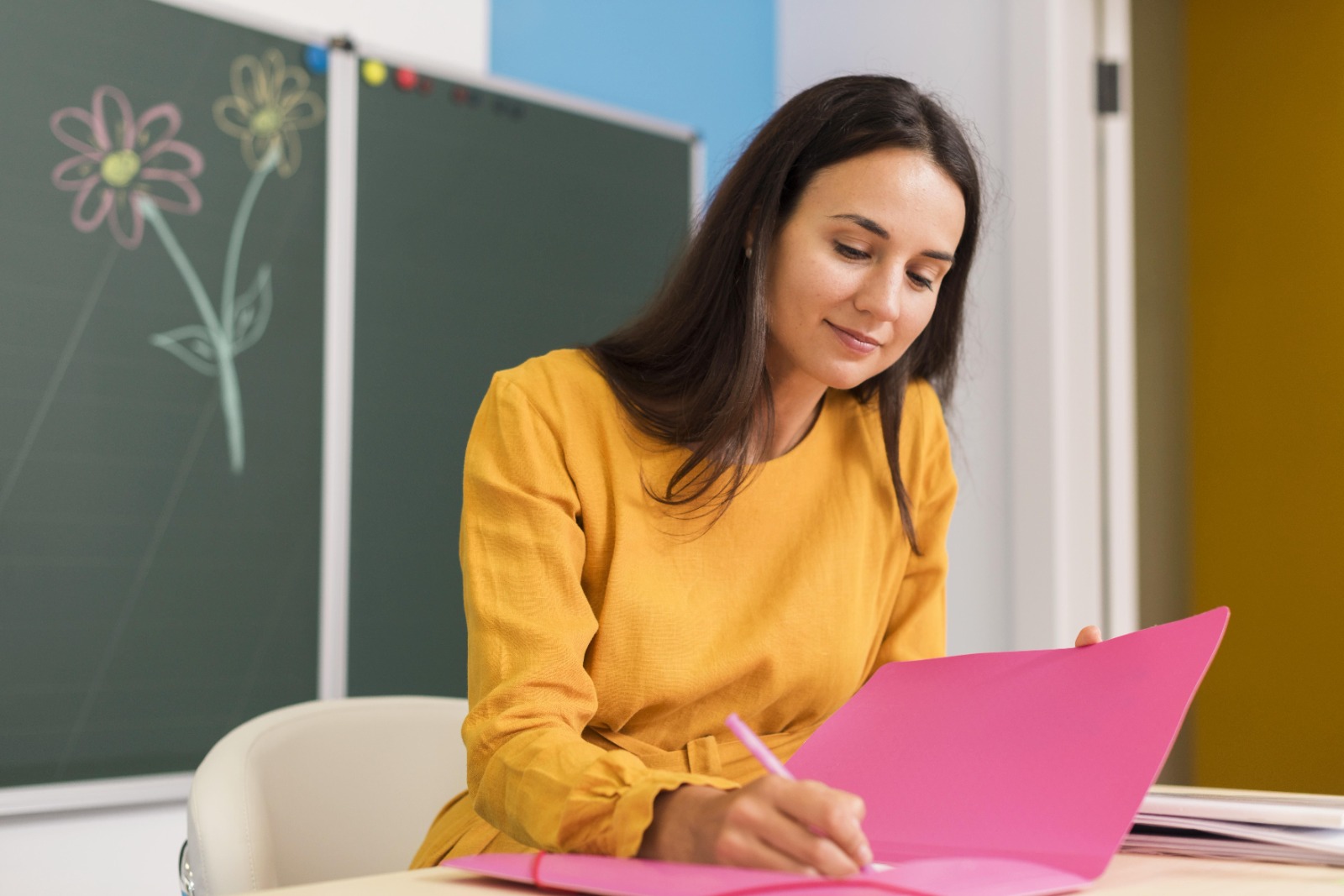 Profesores podrán conocer cómo postular a las becas de la Fundación Romero en webinar gratuito Profesores podrán conocer cómo postular a las becas de la Fundación Romero en webinar gratuito