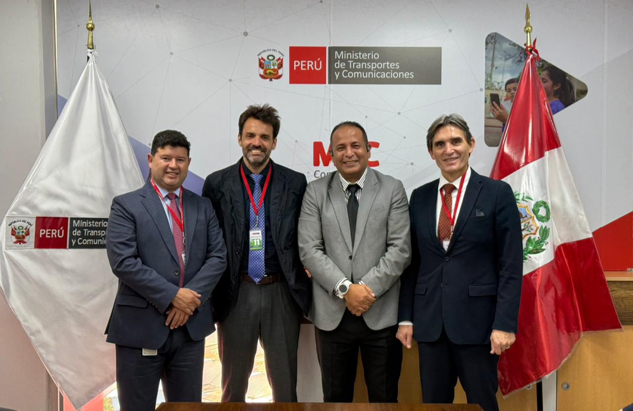 MTC y CAF inician plan para cerrar la brecha digital en Perú MTC y CAF inician plan para cerrar la brecha digital en Perú